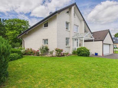 Großes Einfamilienhaus mit Doppelgarage in toller Lage von Bad Lippspringe zum mieten