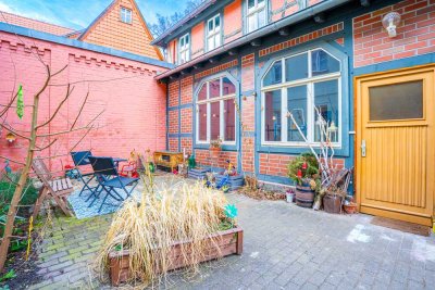 3-Raum-Wohnung mit Wintergarten, Terrasse & exklusivem Gewölbekeller