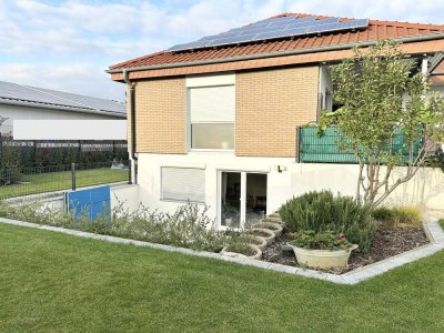 Modernes Einfamilienhaus mit Pool, luxuriöser Ausstattung und Smart-Home-Komfort
