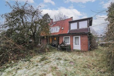Erbbaurecht - Abbruchreifes Einfamilienhaus inkl. Stall mit Garten am Teich in Wiemersdorf
