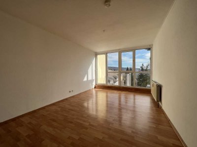 Marko Winter Immobilien - Mosbach: Helle 2-Zimmer-Wohnung mit Balkon