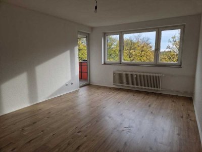 Familienfreundliche, frisch renovierte 3-Zimmer-Wohnung mit Balkon