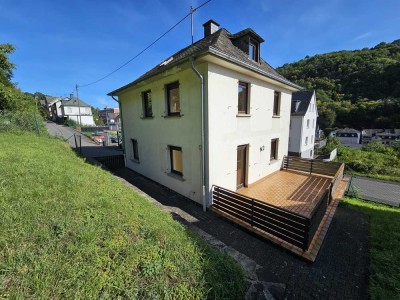 Top-Lage & selten am Markt: Großes Einfamilienhaus mit Garten, Terrasse & 6 Stellplätzen