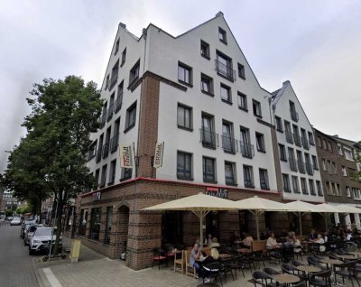 Zentrale Stadtwohnung mit Aufzug und Balkon