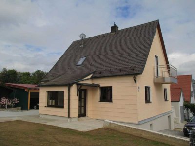 GIS IMMOBILIEN - hübsches Haus mit Gartenparadies