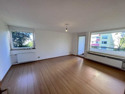 Huchenfeld: Bezugsfreie 2-Zimmerwohnung mit Balkon - Einzelgarage optional