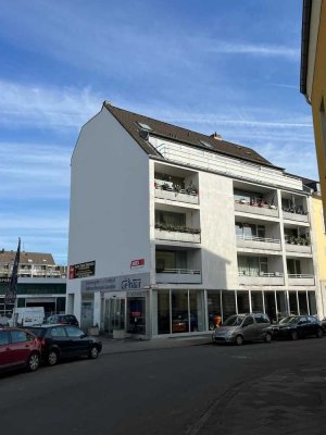 Helle 3 Zimmer Dachgeschosswohnung in Düsseldorf - Wersten