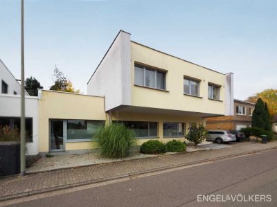 Ob Ein- oder Zweifamilienhaus – genießen Sie modernes Wohnen in ruhiger Lage!