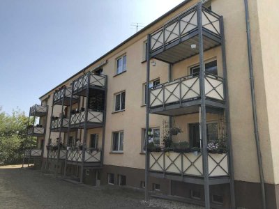 Preiswerte, modernisierte 3-Zimmer-Wohnung mit Balkon in Seegebiet Mansfelder Land