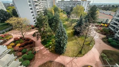 Provisionsfreie gepflegte 3 Zimmer Wohnung mit Aufzug und 2 Balkonen und Garage