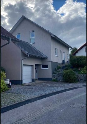 Gepflegte 2-Zimmer-Souterrain-Wohnung für Wochenendpendler*in/ als Zweitwohnsitz