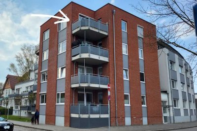 Helle 2-Zimmer Wohnung im 4. OG mit Balkon in Neumühlen-Dietrichsdorf, Genossenschaftsanteil 36.000€