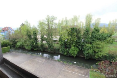 2-Zimmer-Wohnung mit Fernblick
und großer Dachloggia