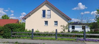 Schöne Doppelhaushälfte in Isen.