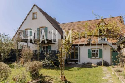 Stilvolle 3,5-Zimmer-Wohnung mit Garten in charmantem Zweifamilienhaus