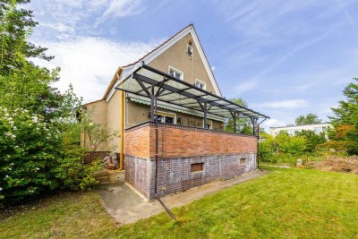 Sanierungsbedürftiges Ein-/Zweifamilienhaus in Spandau - Keller, zwei Küchen, Balkon, Kaminzug usw.
