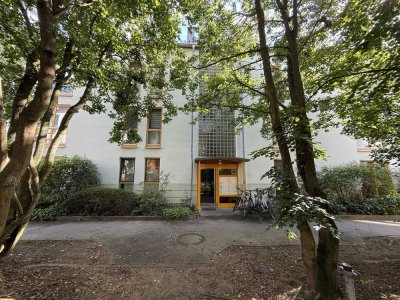 Gut vermietete Wohnung, in ruhiger und grüner Wohnlage, unweit der Stadtgrenze zu Berlin**KFZ-Stellp