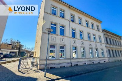 Vollvermietetes Mehrfamilienhaus mit acht Wohneinheiten, Stellplätzen und Garagen!