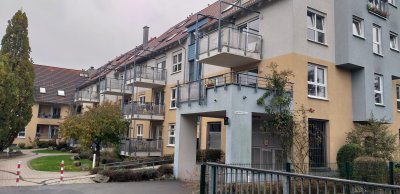 Wunderschöne 3,5 Zi Wohnung (85 qm) in Frankfurt Alt-Niederursel, EBK, 2 Balkon, TG Stellpl., Keller