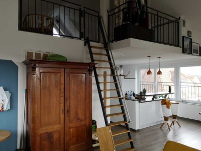 Geschmackvolle DG-Wohnung mit gehobener Innenausstattung mit Balkon und EBK in Grünberg