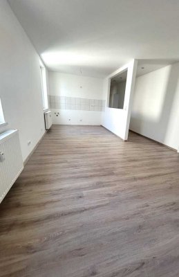 Familienwohnung | 4 Zimmer mit 94,9 m², Bad mit Wanne & Dusche, 1 Monat frei