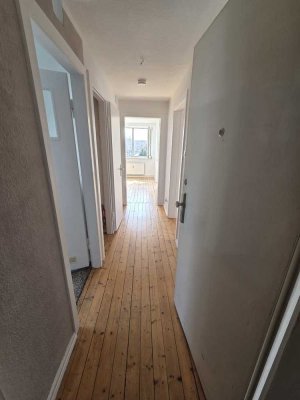 Marli, 2 1/2 Zimmer DG links mit EBK und Vollbad