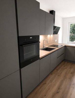Modernisierte 2-Zimmer-Wohnung mit Balkon – Erstbezug nach Kernsanierung,