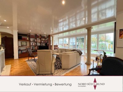 2-Familien Architekten-Wohnhaus. Ca. 339 m² Wohnfläche. Doppelgarage.