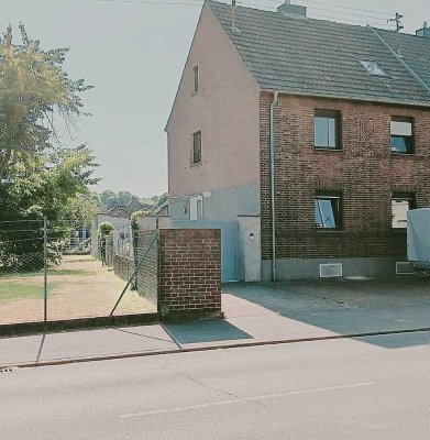 charmante, sanierte Doppelhaushälfte mit separatem Büro