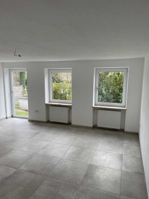 Helle 2 Zimmer Erdgeschosswohnung mit Terrasse