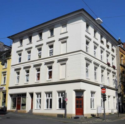 Denkmal - Wohnung für nette Mieter/in nur mit Einkommensnachweis !