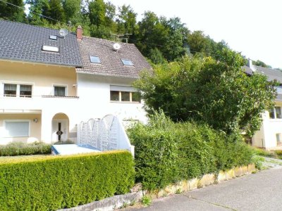 Modernisierte Doppelhaushälfte | 90m² Wohnfläche | 4,5 Zimmer | 2 Öfen | EBK | Grundstück 387m²