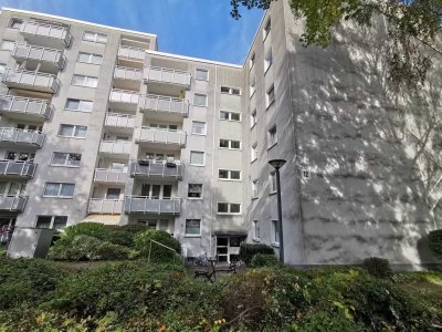 Geräumige 3,5 Zimmerwohnung mit Balkon in guter Wohngegend