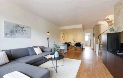Erstbezug! Stilvolle Maisonette mit 3 Schlafzimmern, 2 Balkonen & Offene Einbauküche