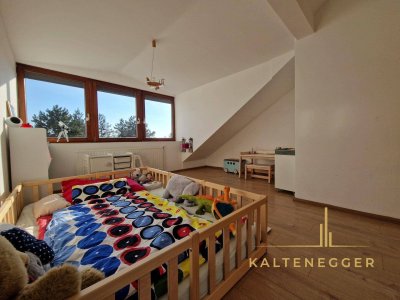 Lebensqualität PUR: Entzückende 4-Zimmer-Wohnung mit Dachterrasse &amp; Garten