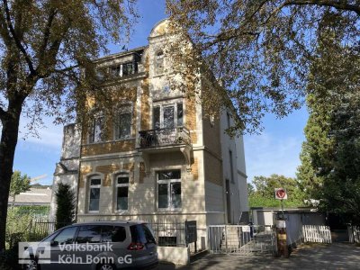 Godesberger Villenviertel - Gepflegtes Herrenhaus als 5-Parteienhaus mit 2 Garagen und Garten