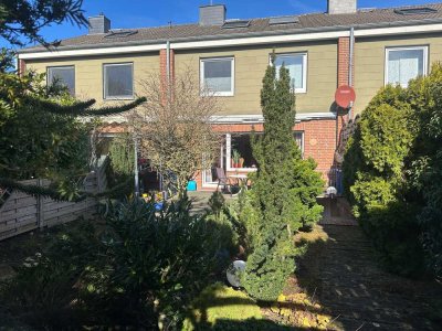 Reihenmittelhaus mit ausgebautem Dachstudio & Garage !!!