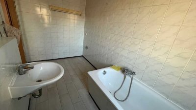 3-Zi.-Whg. PLUS 3 weitere ausgebaute Zimmer im DG (nicht beheizbar)