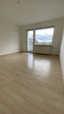 Schöne helle 2-Zimmer-Wohnung mit Balkon und tollem Blick in Wiesbaden