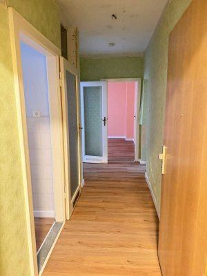 2-Zimmer-Wohnung mit Balkon im Hochparterre