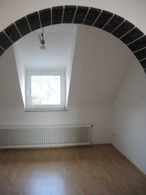 Schicke 2-Zimmer Dachgeschosswohnung mit Balkon in Solingen-Mitte