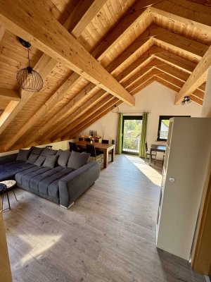 Freundliche 3-Zimmer-Dachgeschosswohnung, möbliert, *Wohnen auf Zeit* möglich
