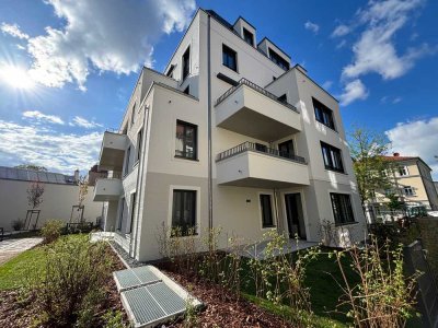 * Hochwertige, sonnige Wohnung in bester Lage mit Balkon - ID 5714  *