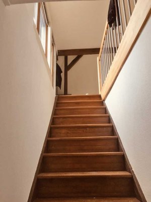 Geschmackvolle 2,5-Zimmer-Dachgeschosswohnung mit EBK und Balkon