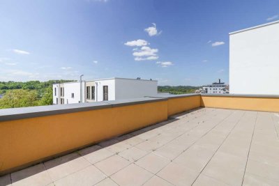 Lichtdurchflutete Dachgeschoss-Exklusivität mit Dachterrasse inkl. TG-Stellplatz *ERSTBEZUG!*