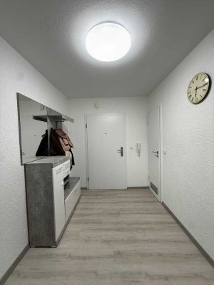 Renovierte 3-Zimmer-Wohnung im 5. OG mit Balkon in Erlangen-Büchenbach