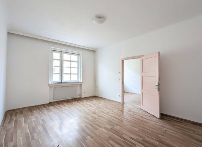 ++NEU++ 3-Zimmer Altbau-Wohnung (sanierungsbedürftig) mit viel Potenzial!