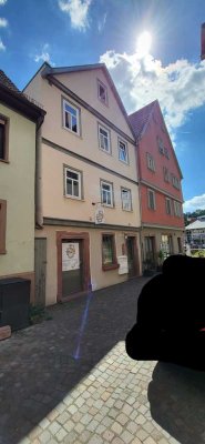 Geschmackvolle 2-Zimmer-DG-Wohnung in Wertheim