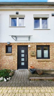 Modernes Reihenhaus mit sechs Zimmern in Kiel, Russee