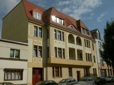 Charmante Altbauwohnung mit Balkon in Stadtfeld - Ost